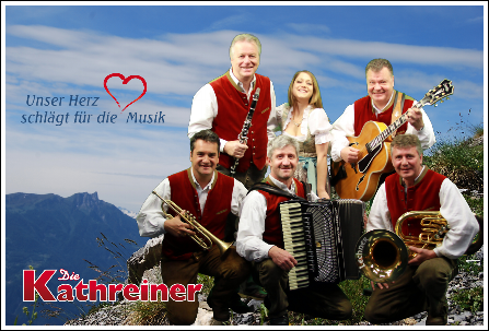 Die Kathreiner aus St. Kathrein am Offenegg/Steiermark, Hintergrundfoto by_Bolliger-Hanspeter_pixelio.de_2